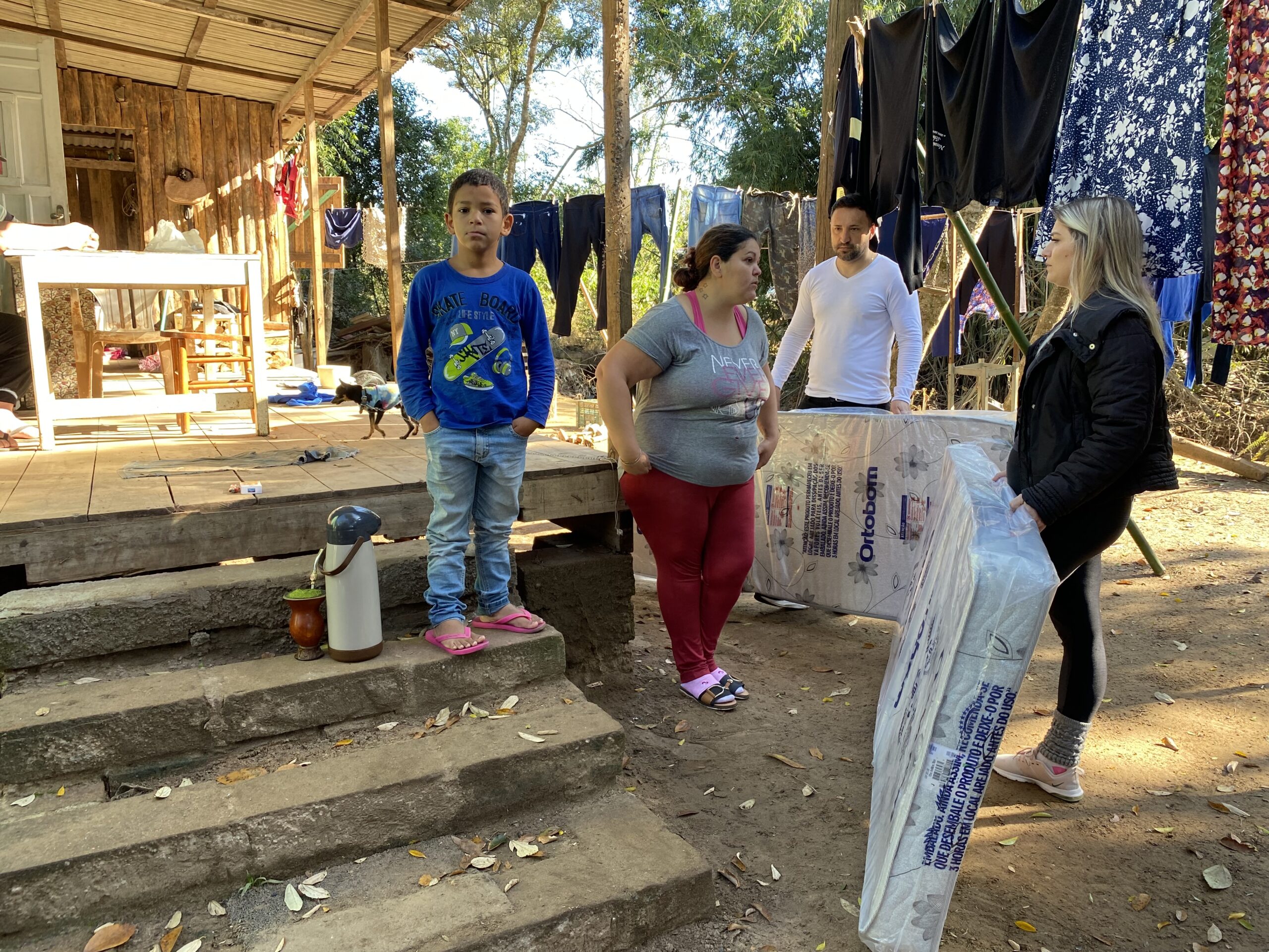 Secretaria de Desenvolvimento Social de Taquara recebe a doação de 30 colchões