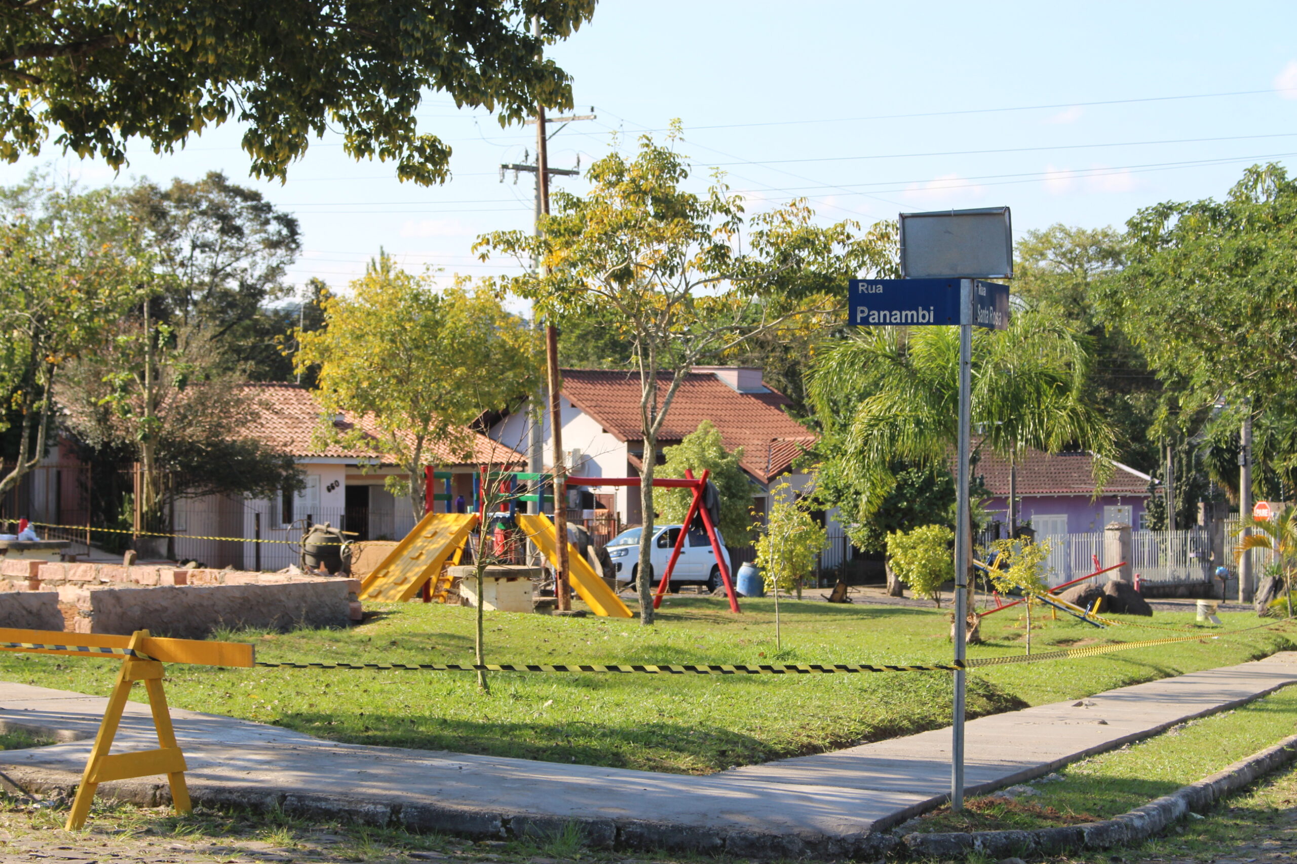 Praça no Residencial Azaléia está sendo revitalizada em Parobé