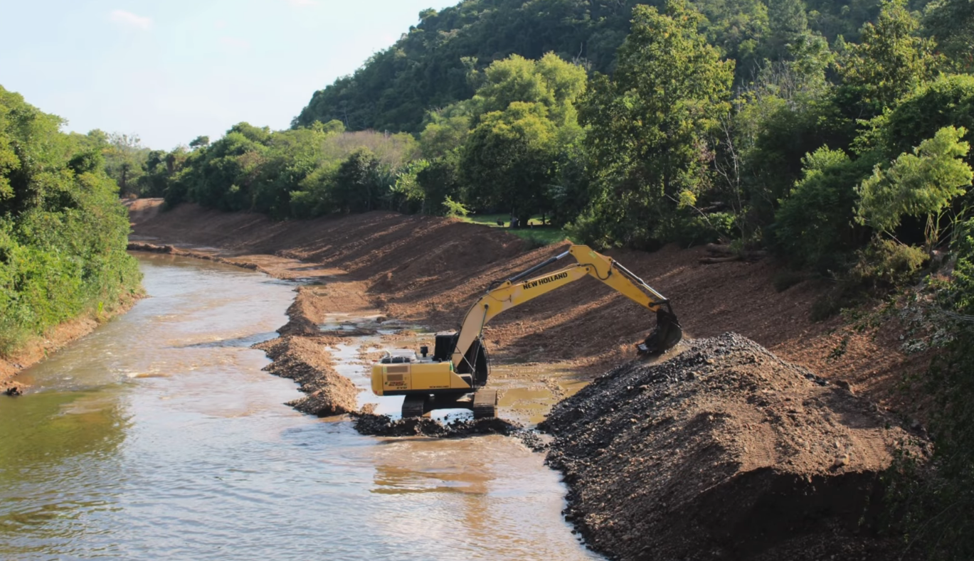 Igrejinha divulga continuidade do trabalho de desassoreamento de rios, arroios e córregos