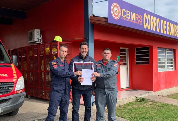 Corpo de Bombeiros de Parobé recebe visita do deputado estadual Rodrigo Zucco e pede auxílio para suas demandas