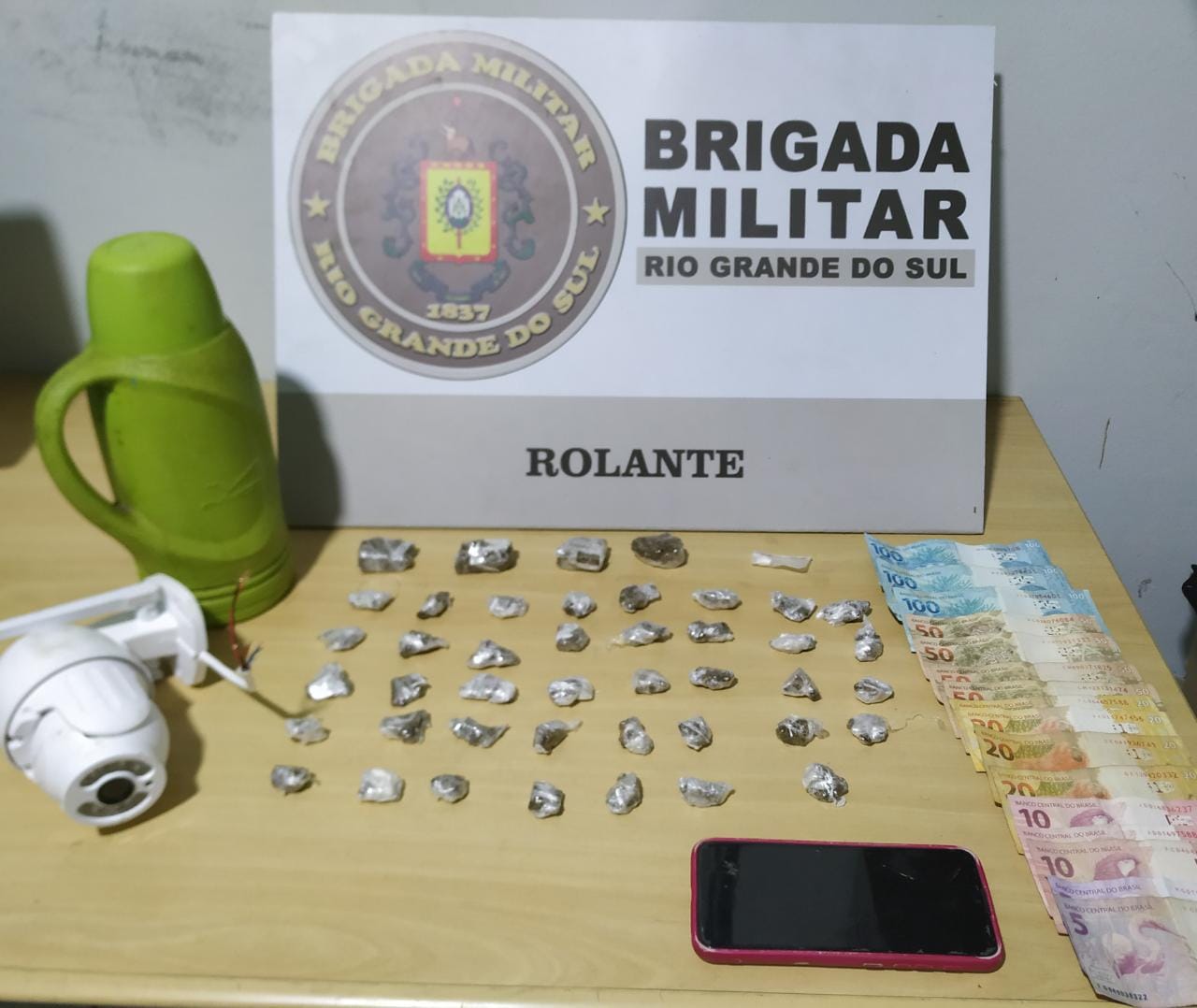 Brigada Militar prende homem com mais de 40 porções de drogas em Rolante