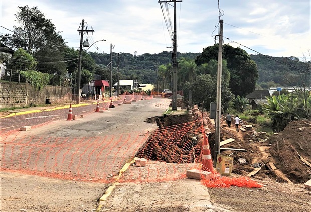 Obras do muro de contenção na Avenida das Nações avançam em Parobé