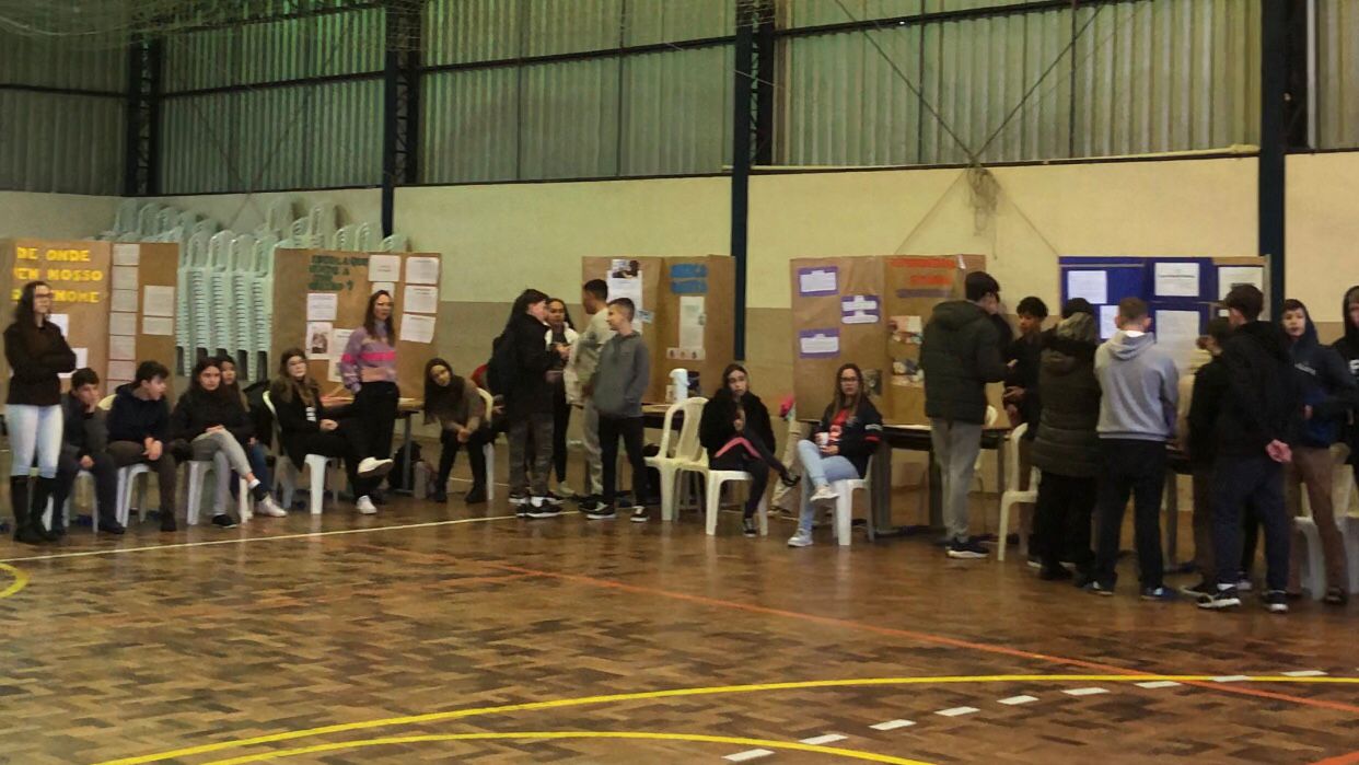 Estudantes de escolas municipais de Parobé participam de feiras de ciências