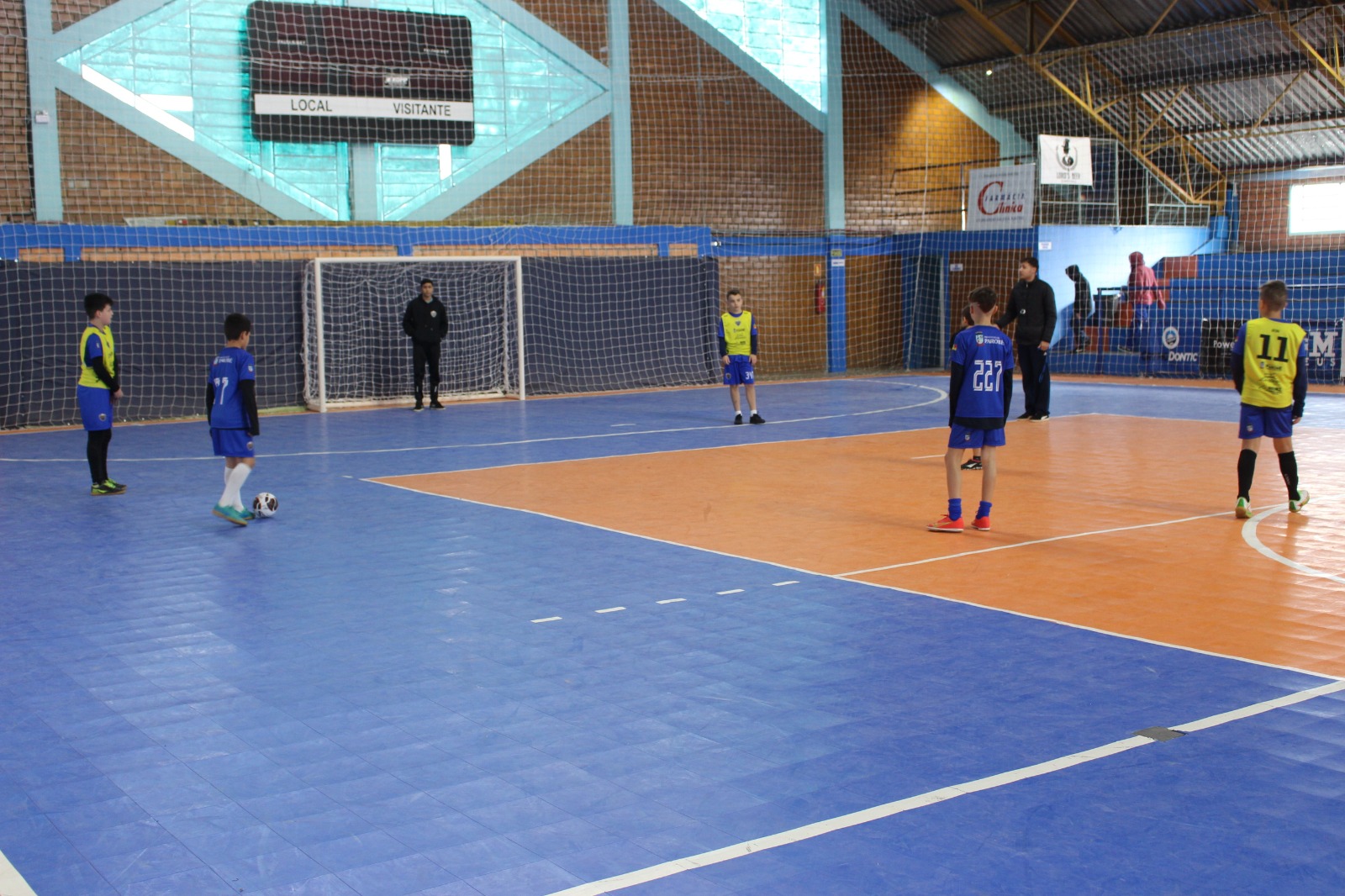 Segundo torneio interno do Projeto Parobé Futsal celebra um ano com jogos no ginásio municipal