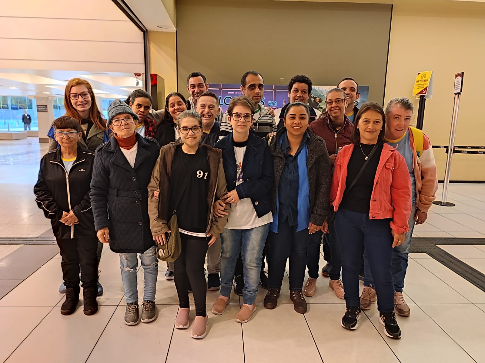 Grupo de PCD’s do CRAS de Rolante faz passeio no shopping em Novo Hamburgo