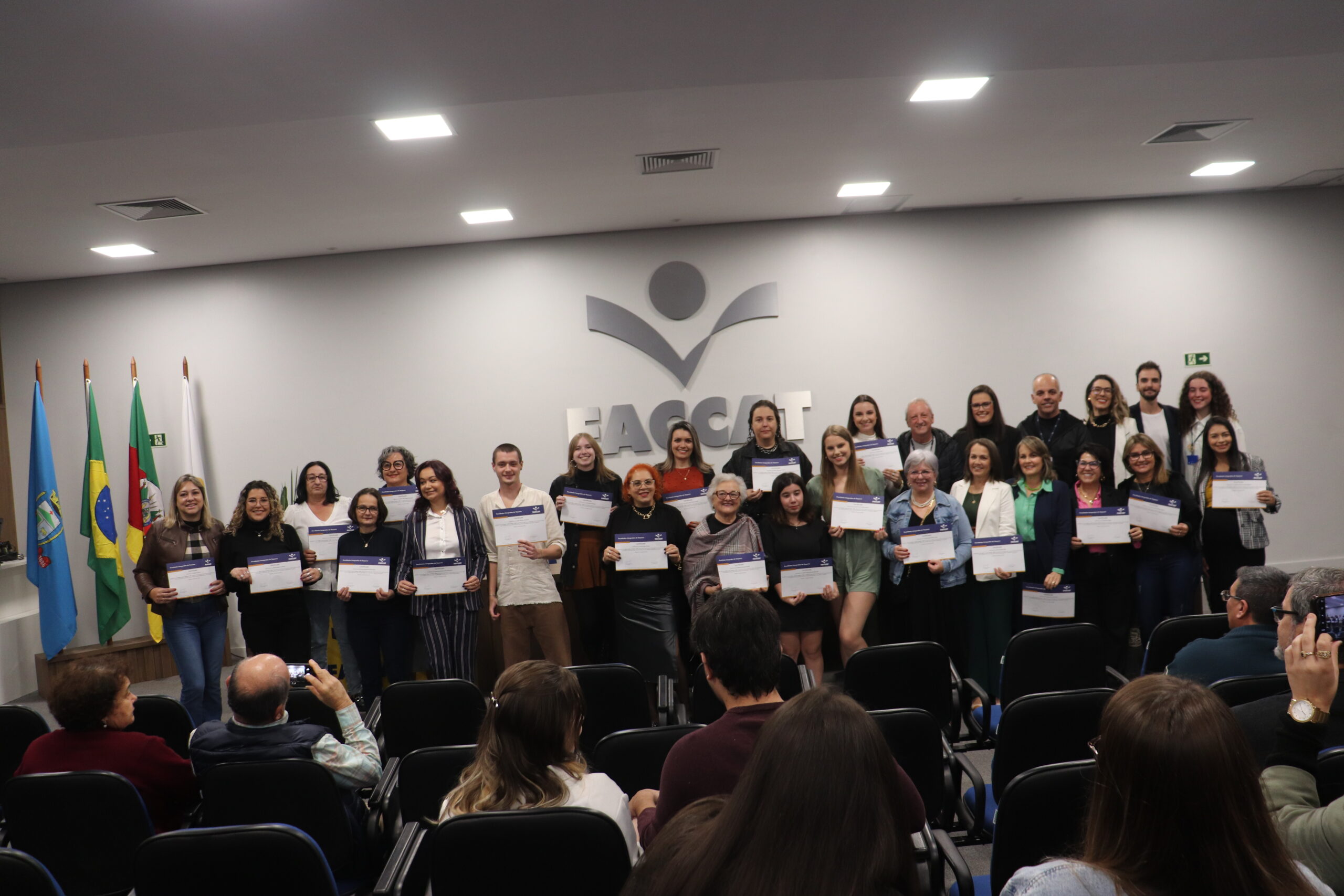 Design da Faccat forma novos alunos do curso de Corte e Costura