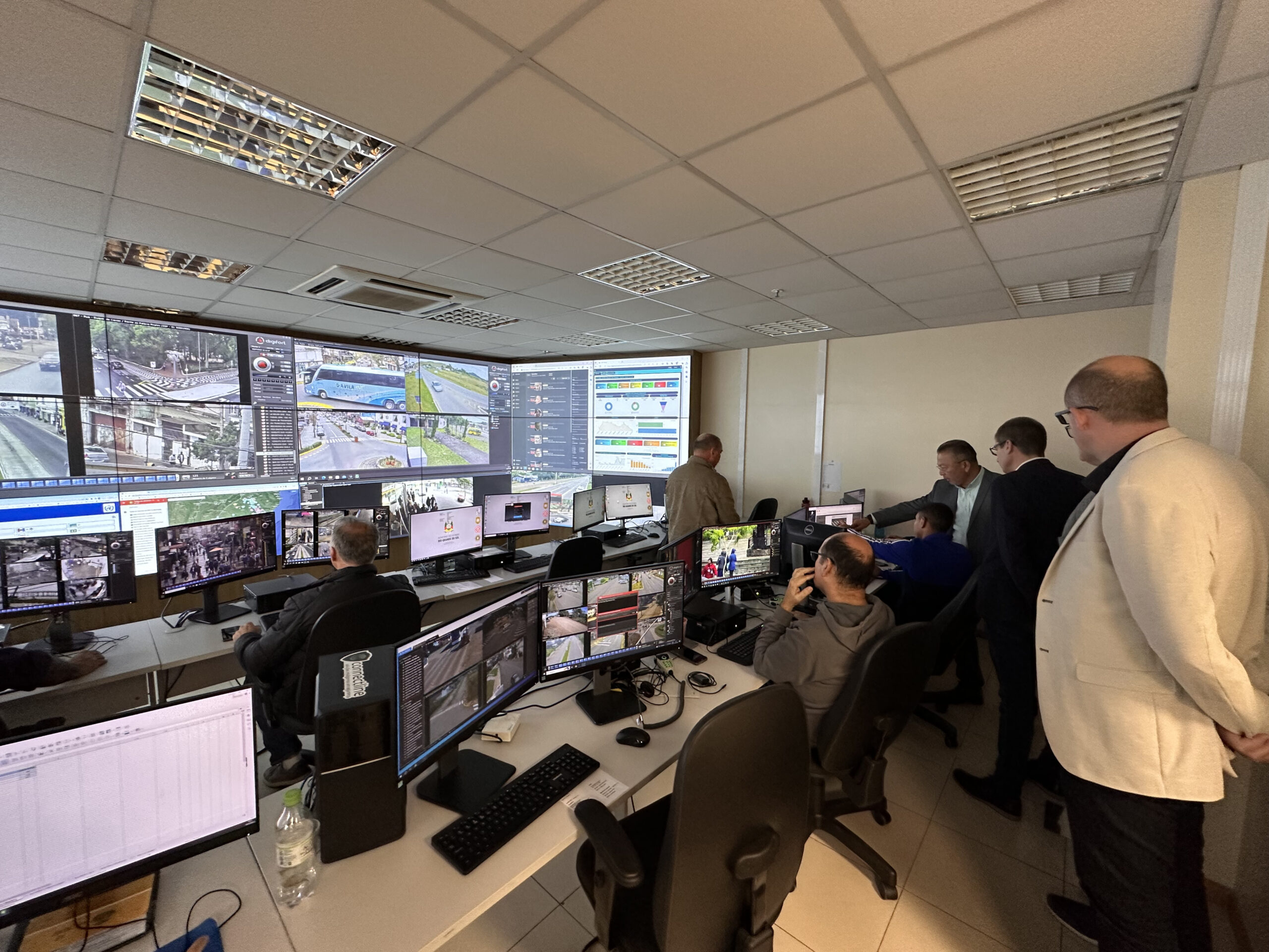 Reunião na Secretaria Estadual de Segurança busca integrar câmeras de videomonitoramento no Vale do Paranhana