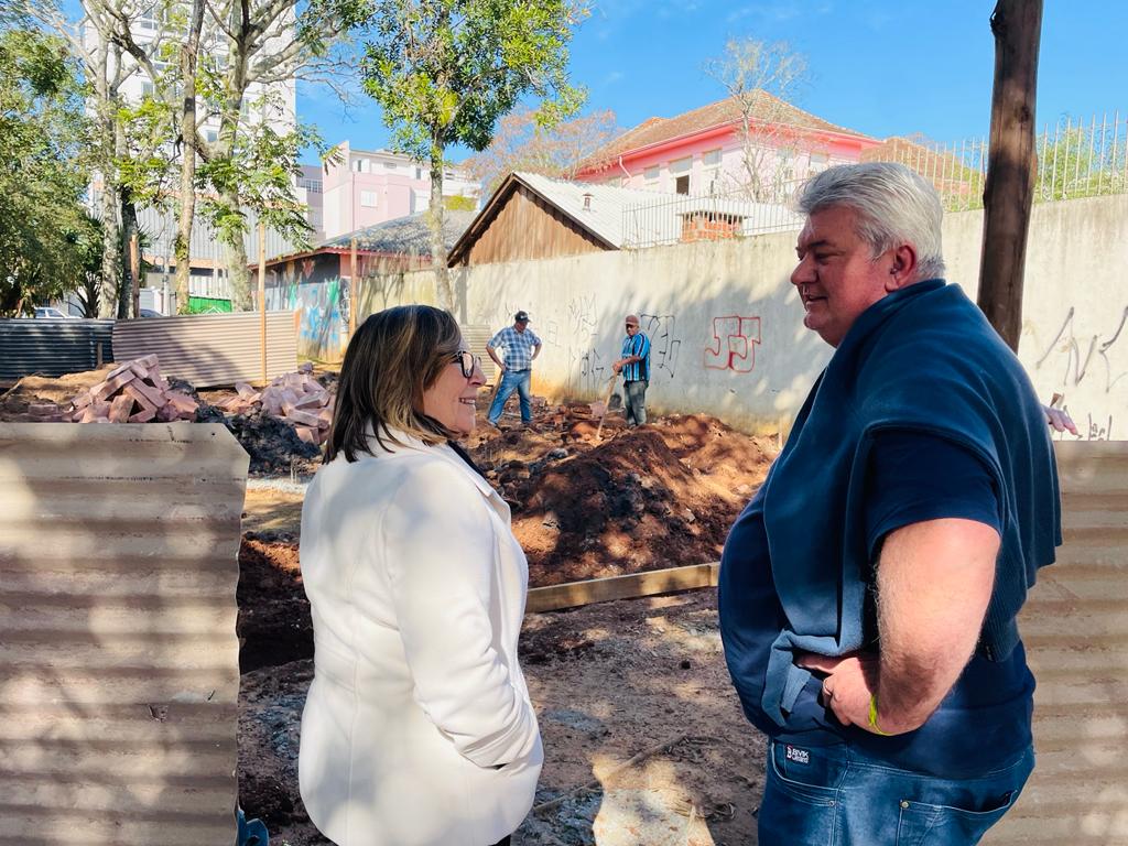 Casa do Colono começa a ser construída na Praça da Bandeira em Taquara