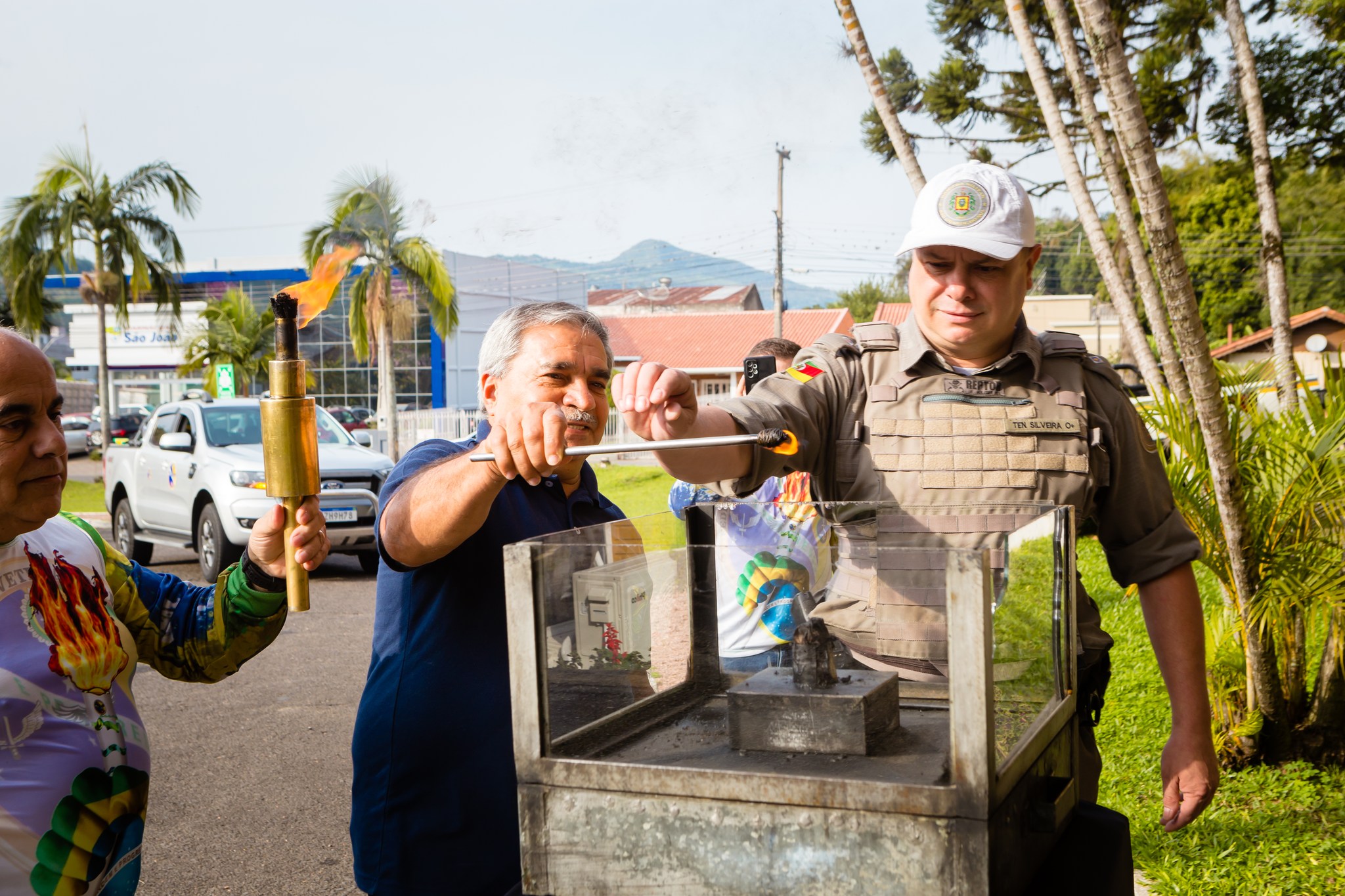 Centelha do Fogo Simbólico é recebida em Três Coroas