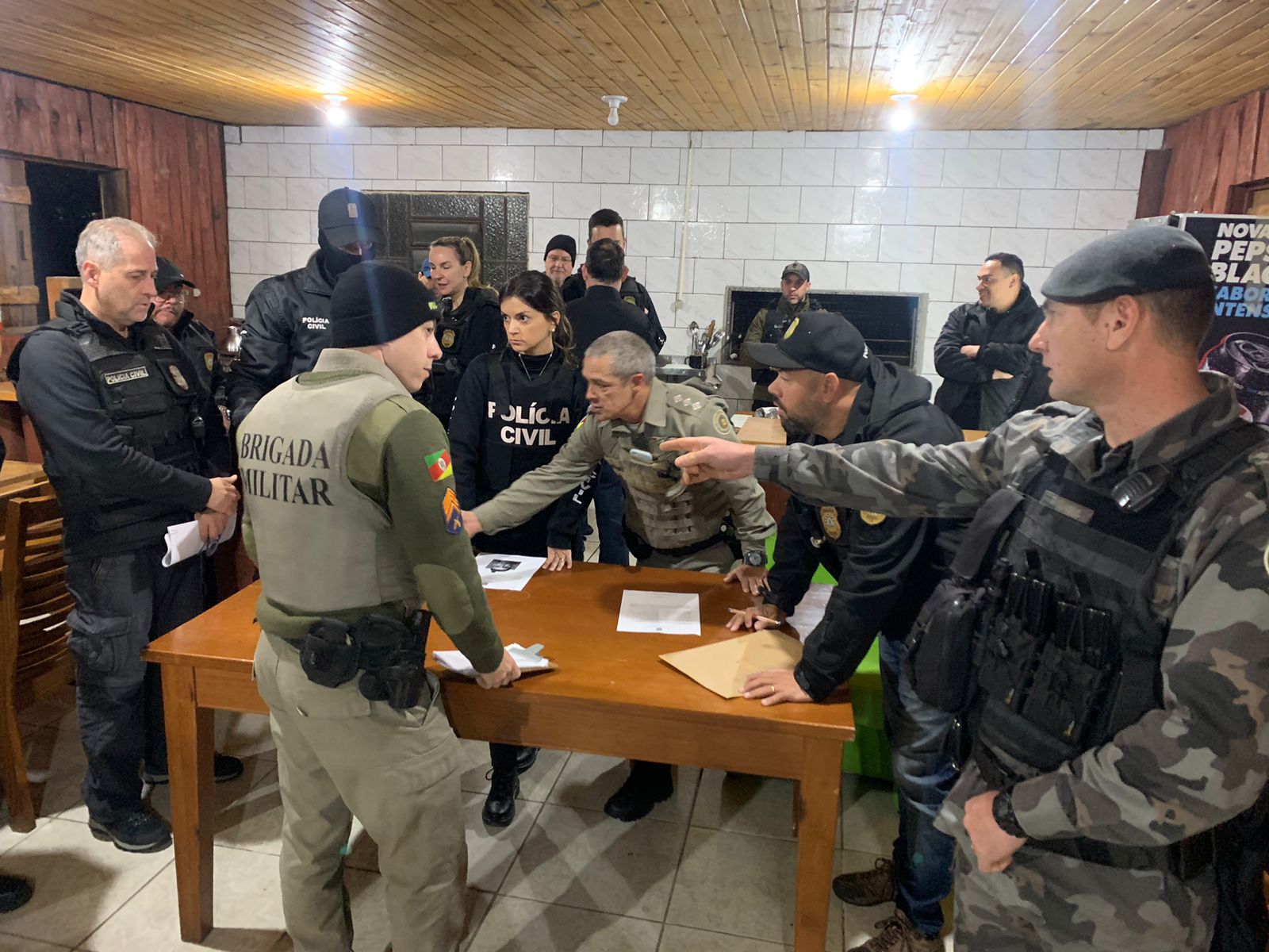 Operação da Polícia Civil e Brigada Militar conta com policiais de Três Coroas e prende sete pessoas em Canela