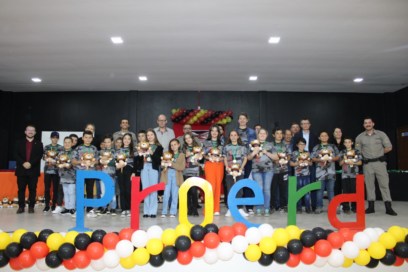 Brigada Militar realiza formatura de 162 alunos no Proerd em Igrejinha