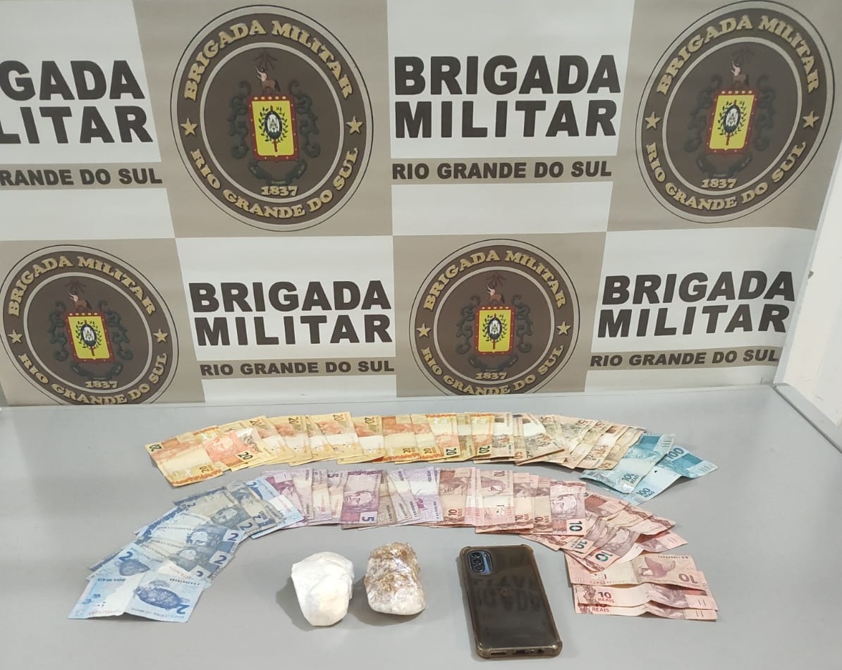 Brigada Militar de Taquara recebe denúncia anônima e prende homem por tráfico de drogas