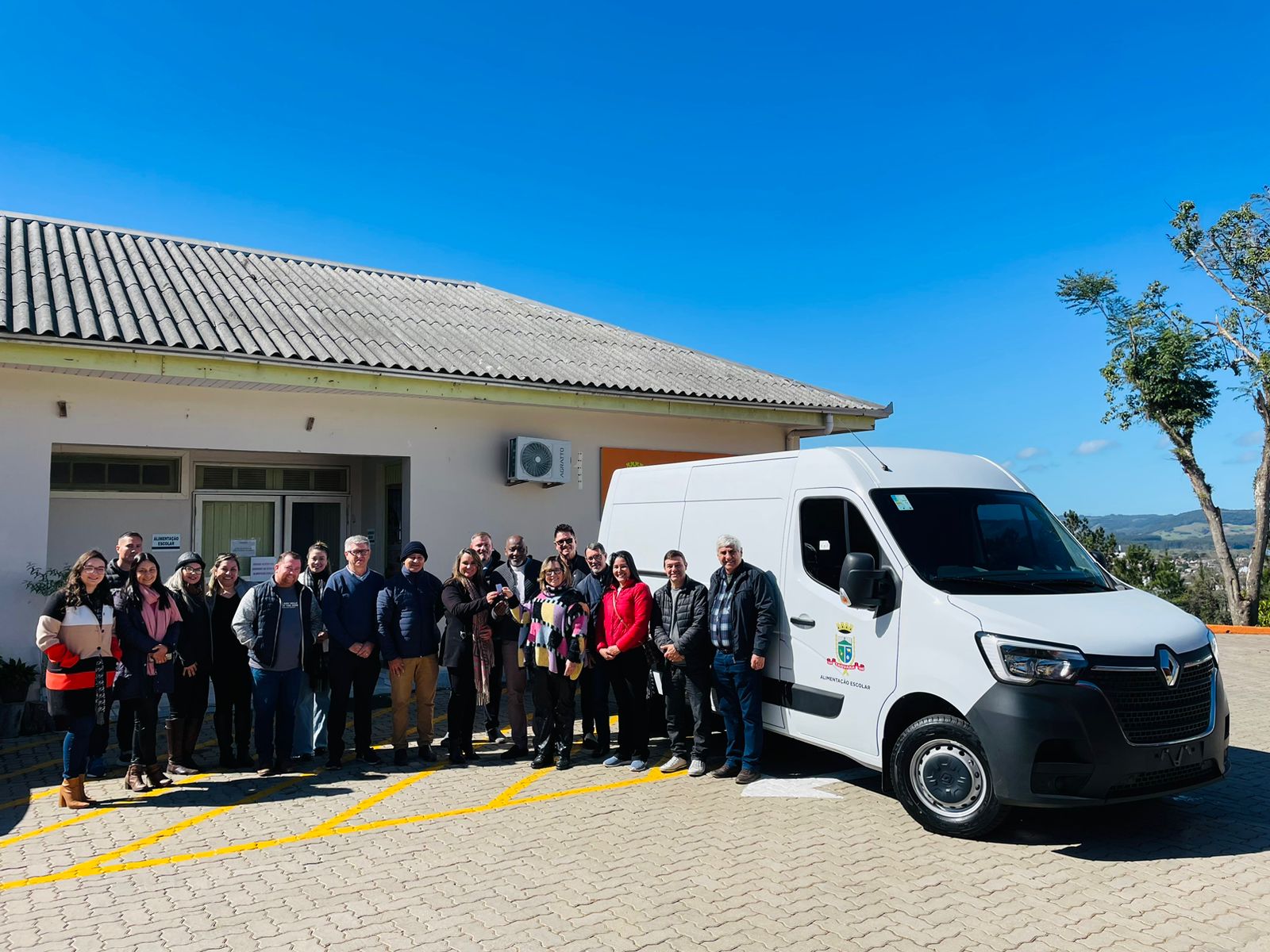 Furgão ajudará na distribuição da merenda escolar em Taquara