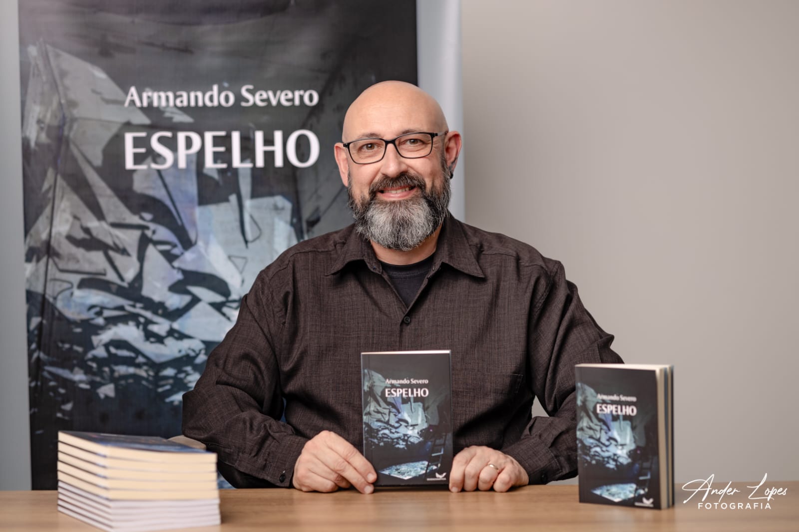 Escritor radicado em Taquara, Armando Severo lançará livro “Espelho” em 22 de setembro