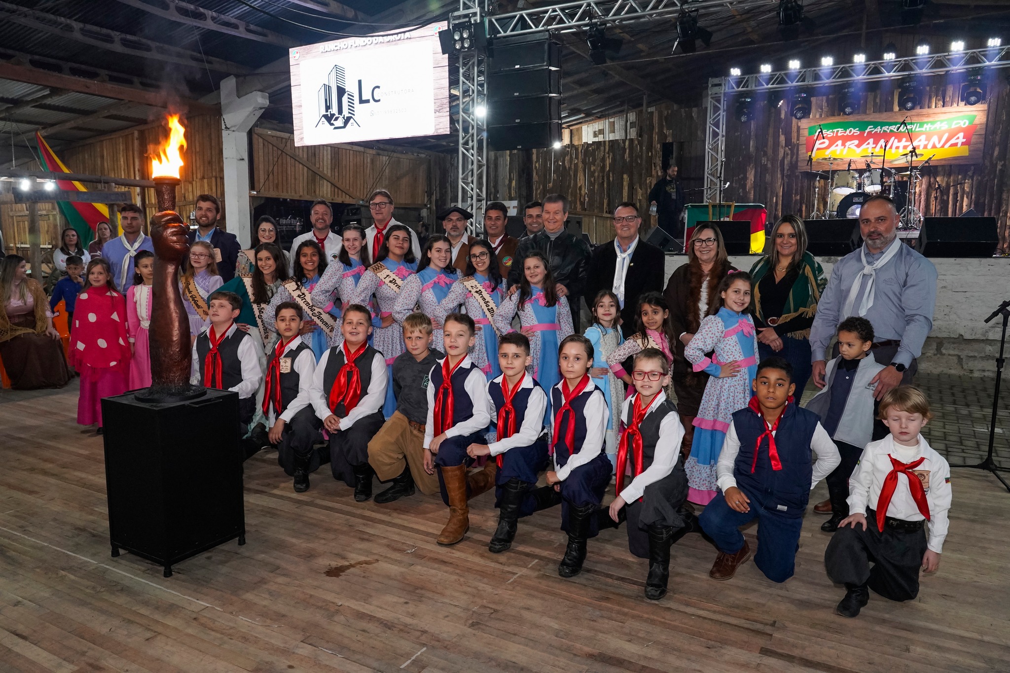Crianças brilham na abertura oficial do Festejos Farroupilhas do Paranhana; VEJA FOTOS