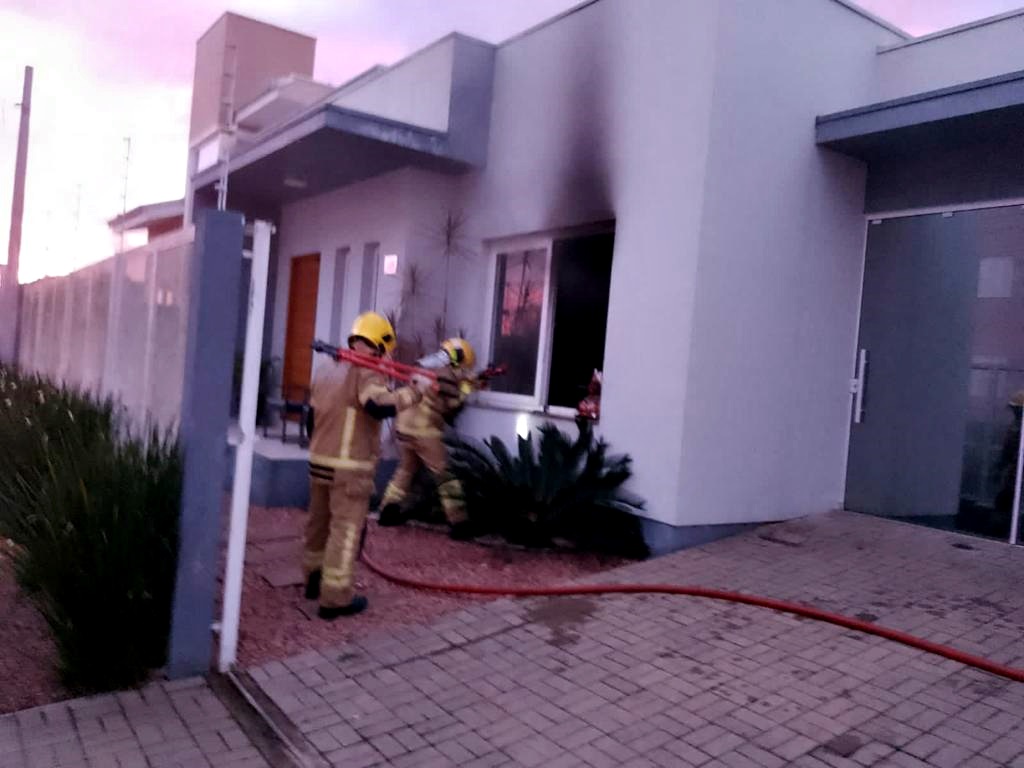 Ação rápida dos bombeiros de Parobé evita incêndio em residência após vazamento no botijão de gás