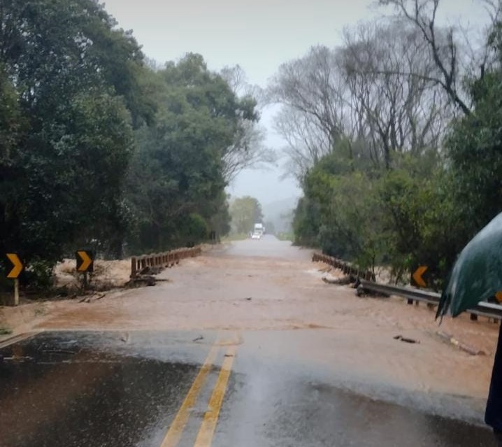 Informação sobre ponte alagada na ERS-115 não é verdadeira, segundo Defesa Civil de Taquara