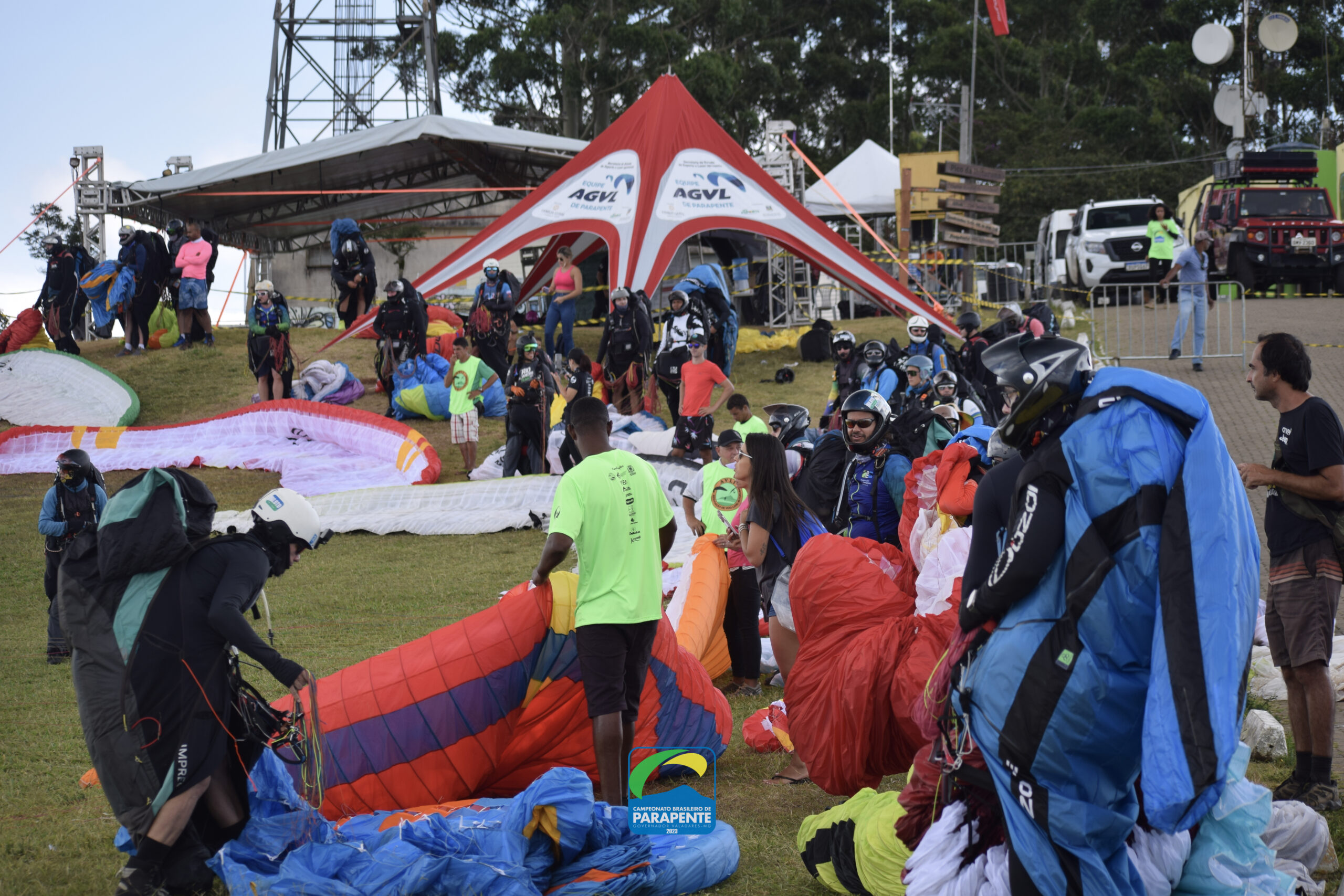 Piloto de Igrejinha participa do Campeonato Brasileiro de Parapente em Mina Gerais