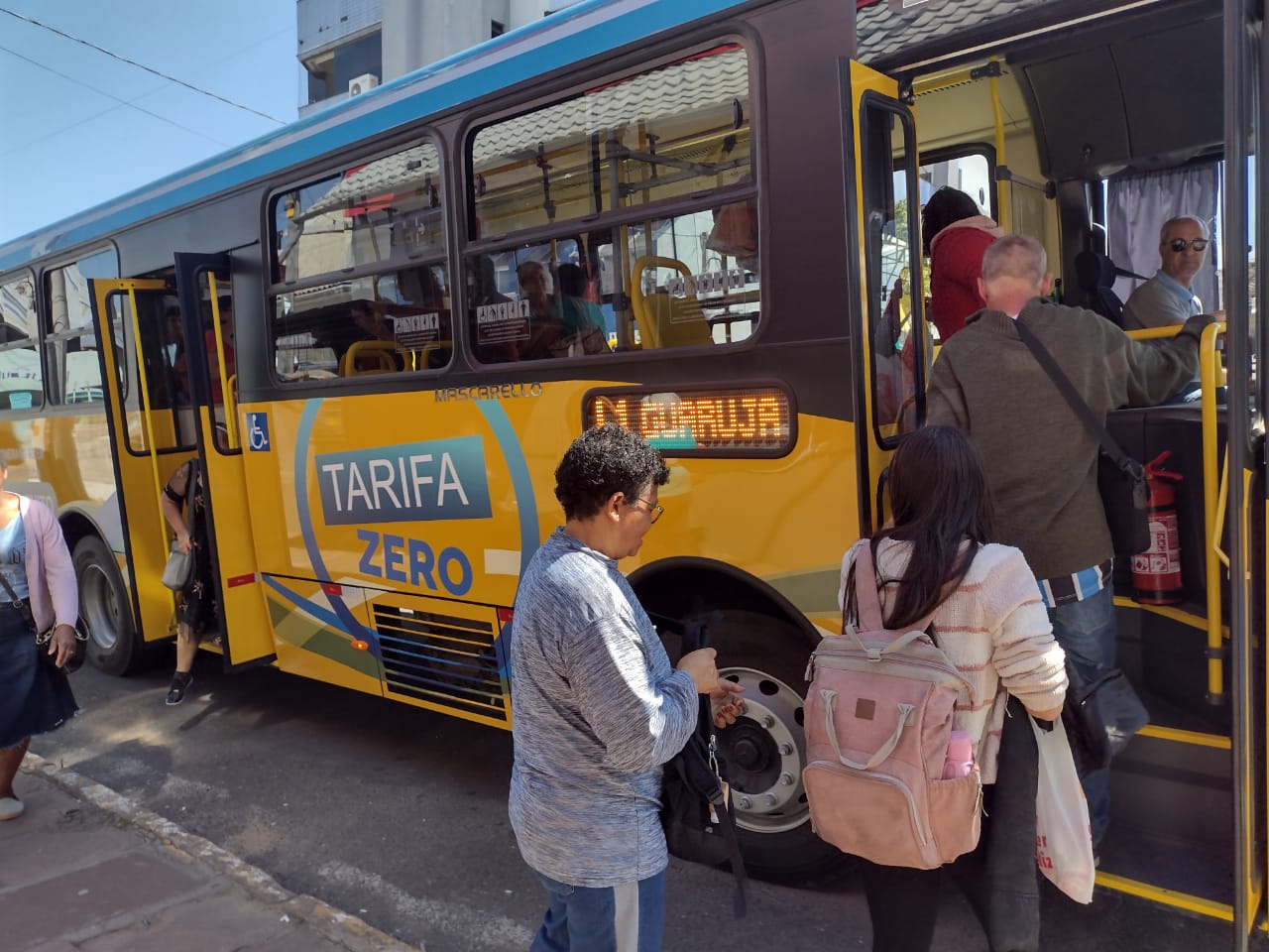Administração municipal comemora nova frota do Tarifa Zero e aplicativo de celular em Parobé