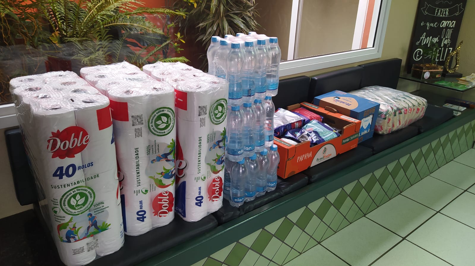 Rádio Taquara recebe mantimentos para atingidos pelas chuvas