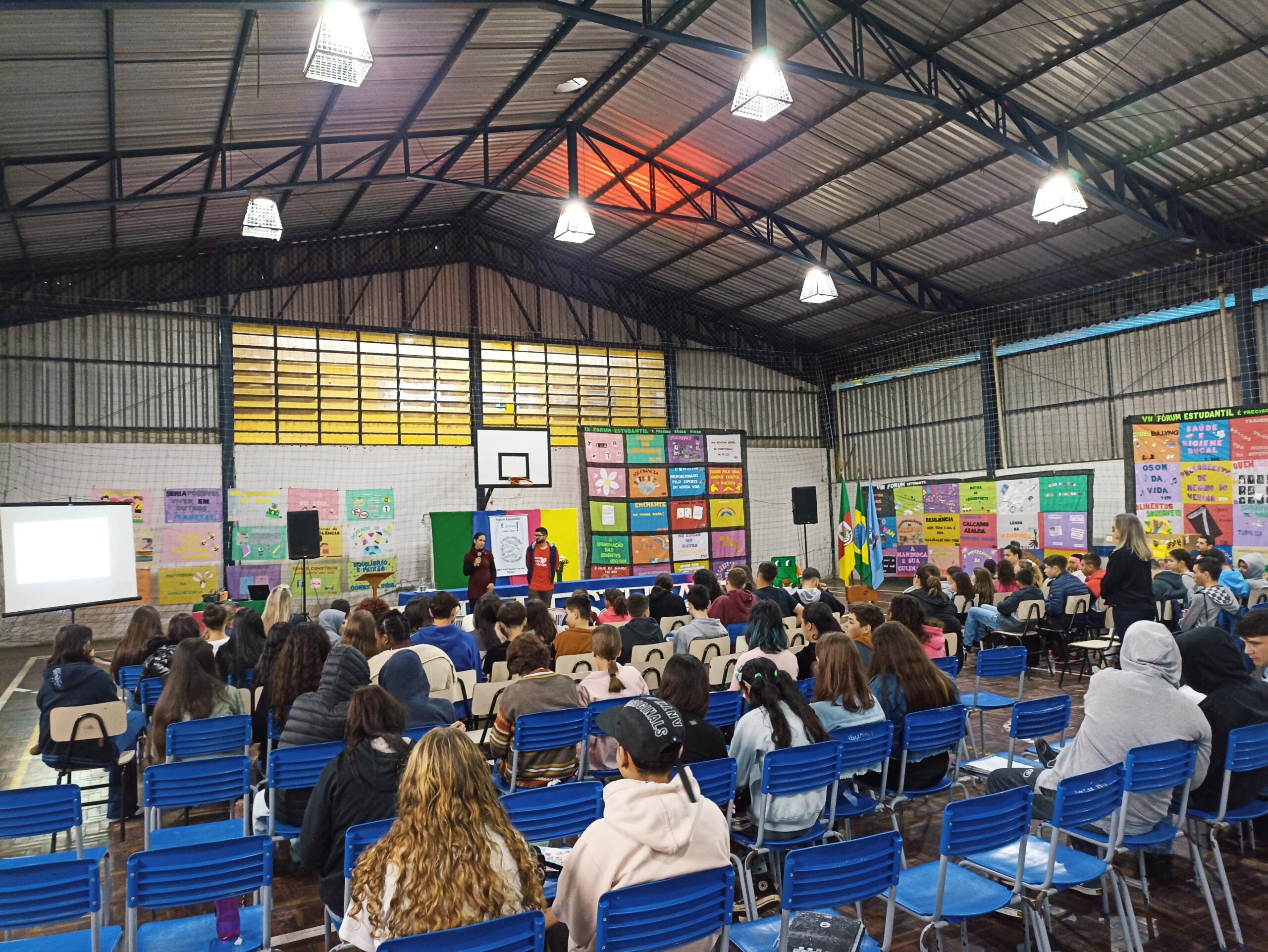 Palestra destaca importância da doação de sangue durante o X Fórum Estudantil em Parobé