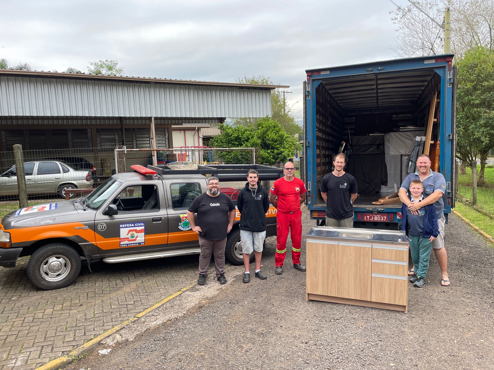 Empresas de Três Coroas realizam doação de 15 balcões de pia para o Vale do Taquari