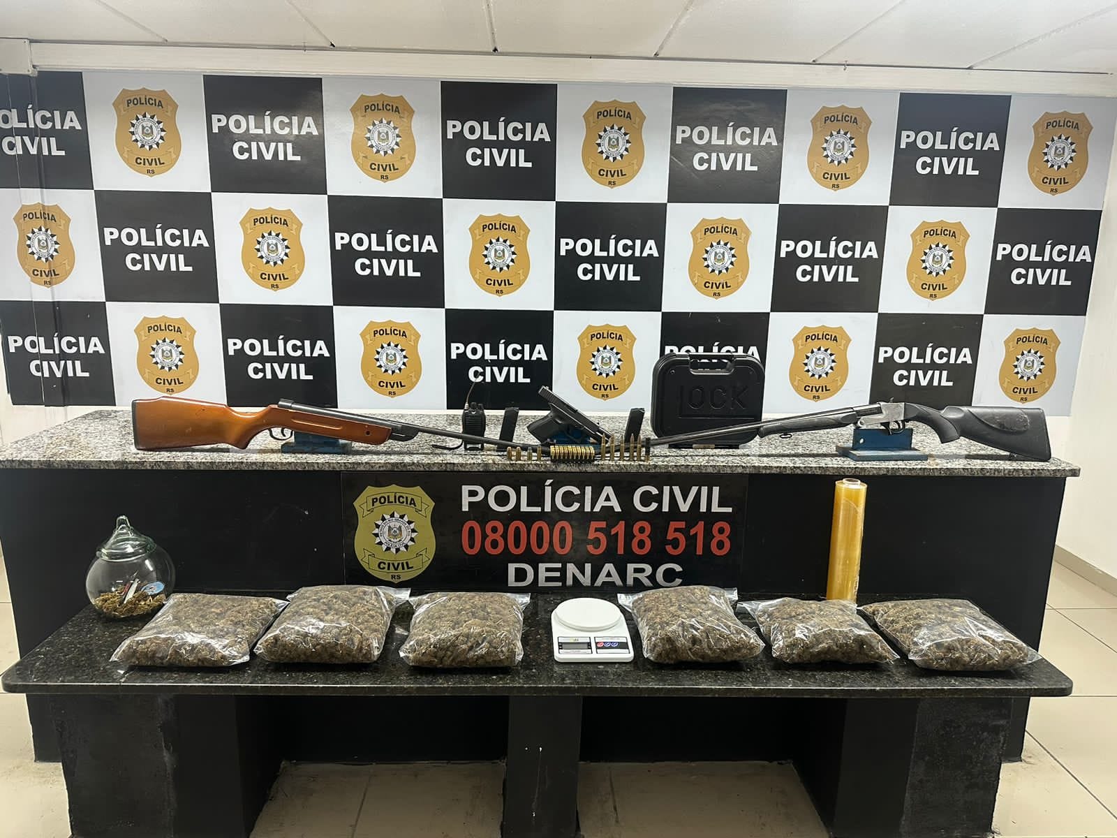 Trio é preso com grande quantidade de drogas, armas e um carro blindado em Parobé