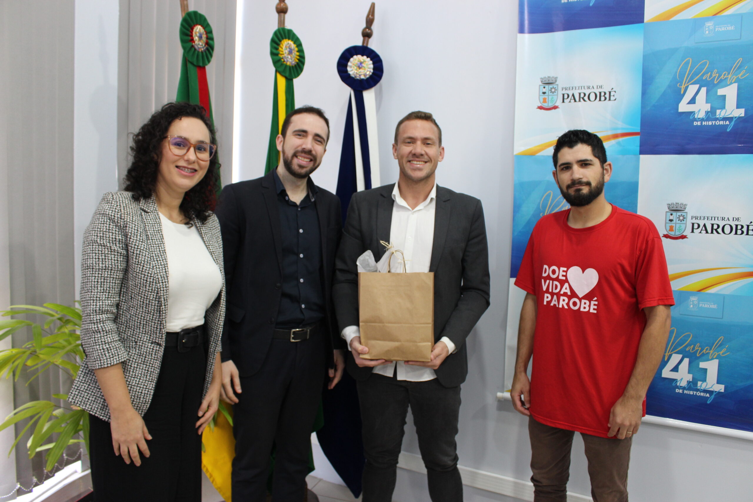 Representantes da Igreja Adventista visitam Prefeitura de Parobé para divulgar evento voltado a adolescentes