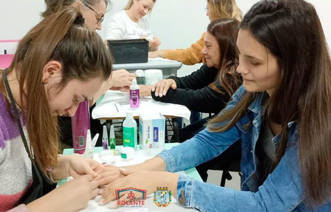 Instituto promove curso de massoterapia e cosmética no FGTAS/SINE de Rolante