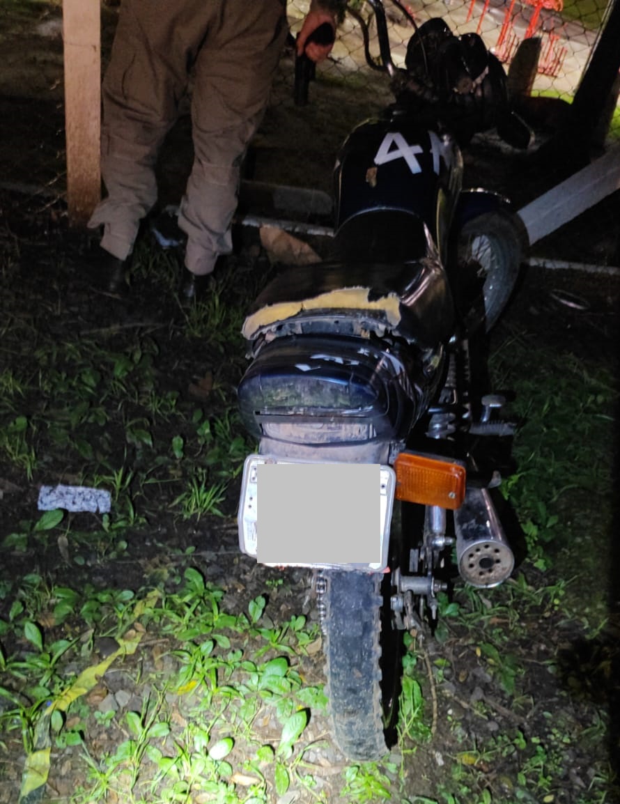 Adolescentes são flagrados com motocicleta em alta velocidade e faróis apagados na ERS-239 em Taquara