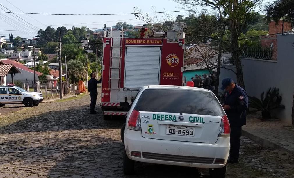 Brigada Militar de Taquara  é acionada para conter cão perigoso em via pública