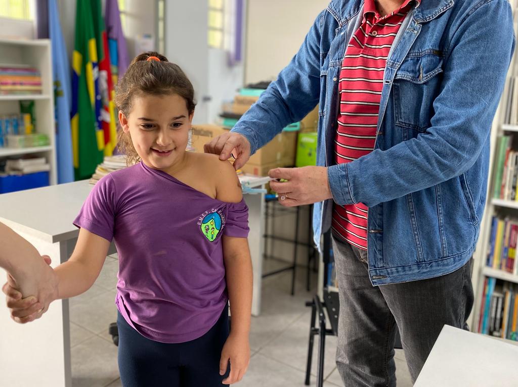 Secretaria de Saúde realiza vacinação em escolas de Taquara
