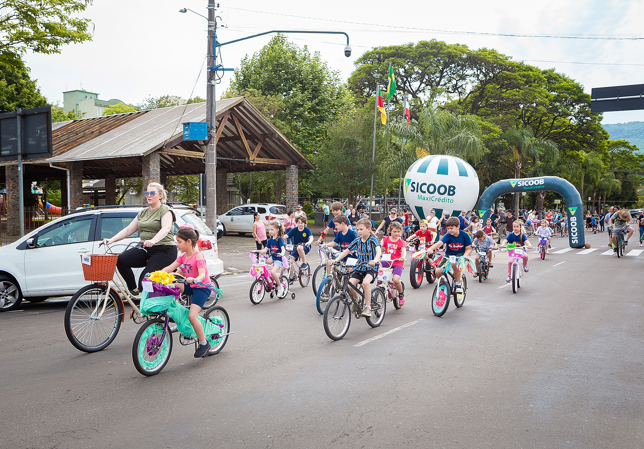 Passeio Ciclístico de Três Coroas reuniu participantes de diversas idades