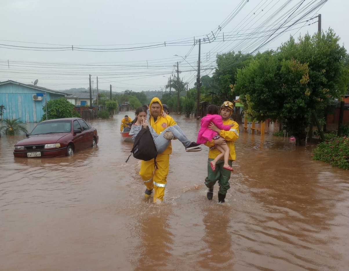 Parobé chega a 300 residências atingidas, mais de 1 mil desalojados e 100 desabrigados após enchente