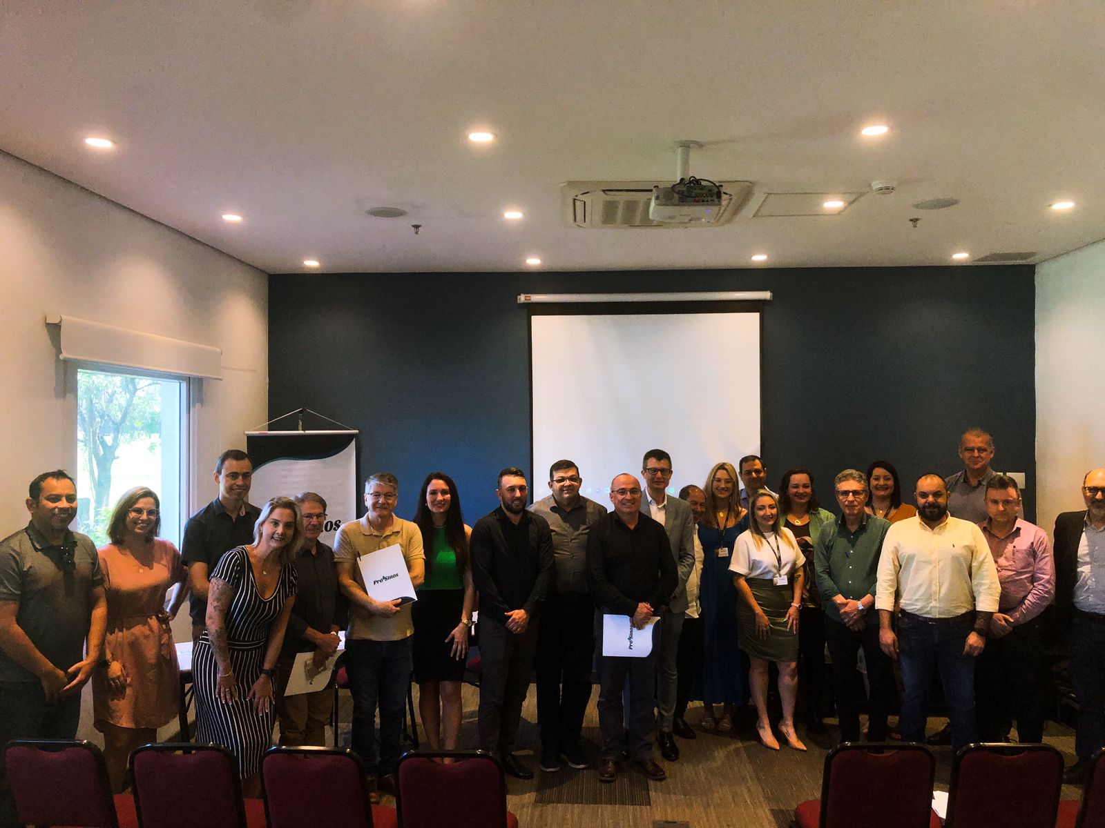 Prefeito interino de Riozinho participa de reunião do Consórcio Pró-Sinos em Igrejinha