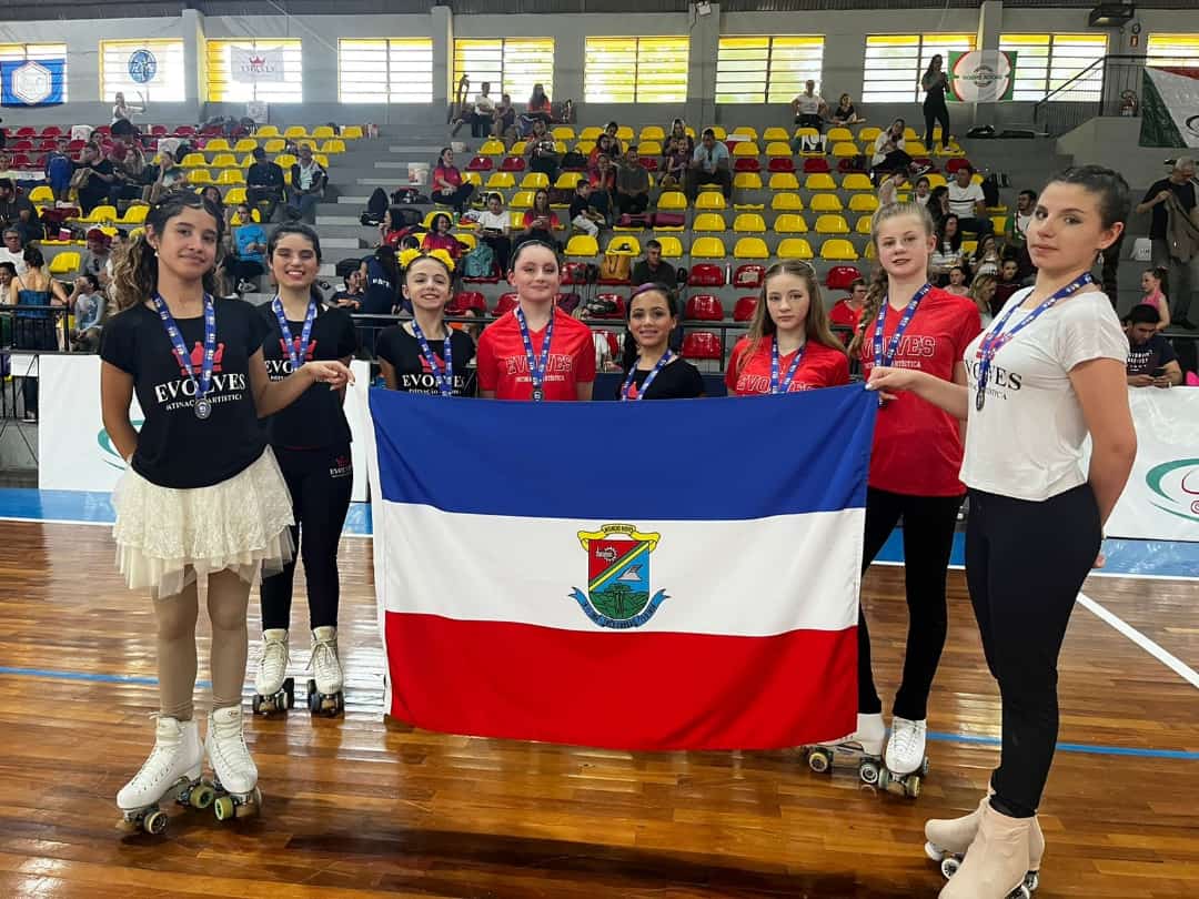 Patinadores de Três Coroas participam da Copa Mercosul de Patinação Artística em Campo Bom