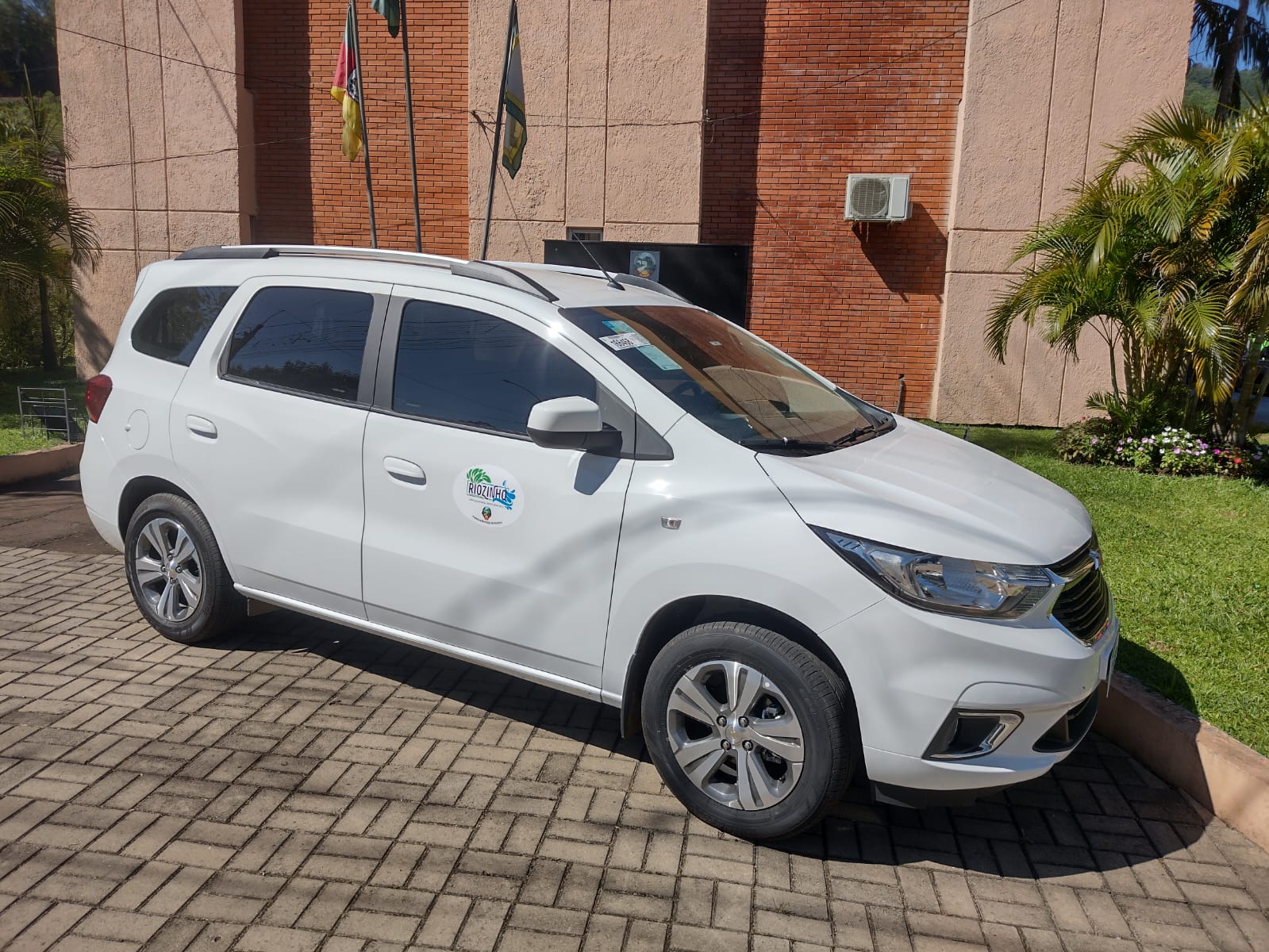 Secretaria de Saúde de Riozinho recebe novo veículo