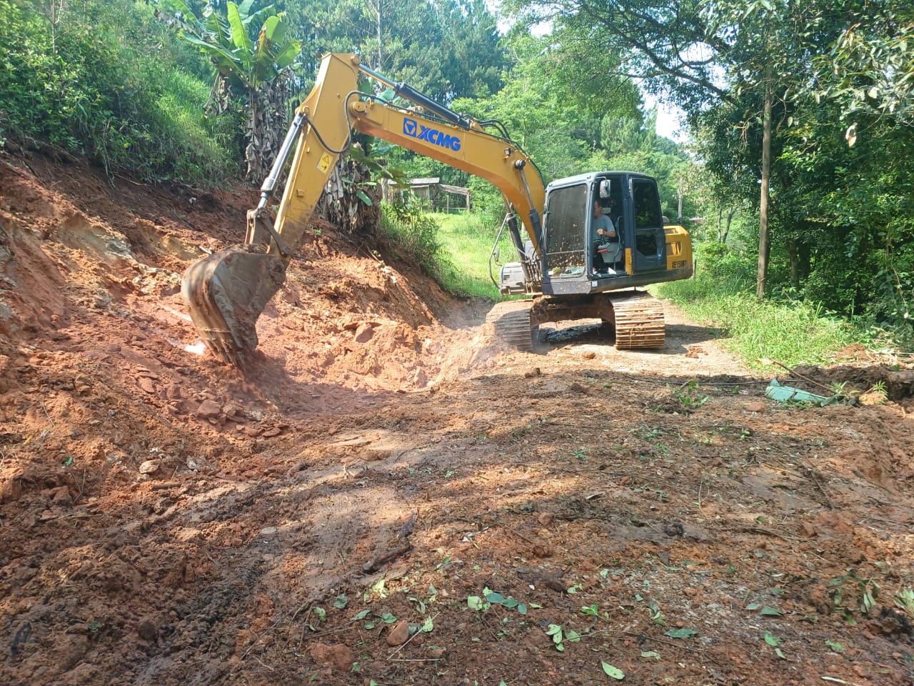 Secretaria de Obras segue recuperando estradas vicinais de Rolante