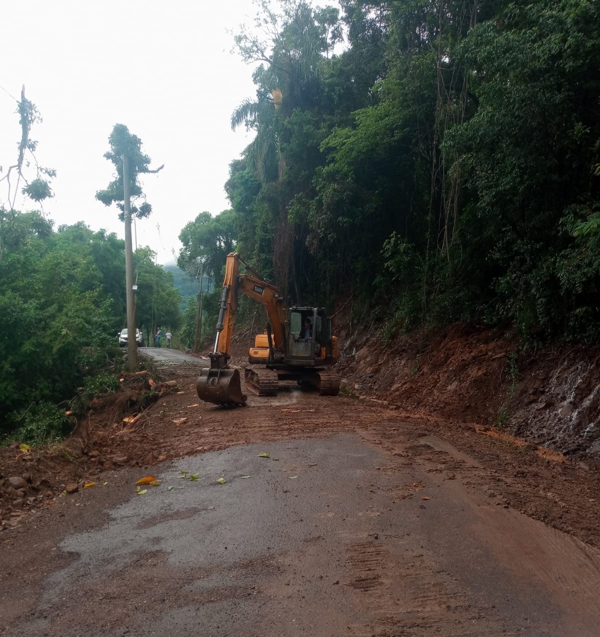 Tráfego de veículos é liberado no interior de Riozinho