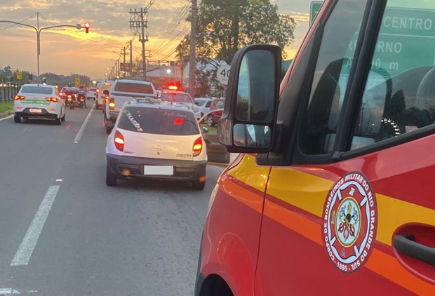 Bombeiros de Taquara socorrem adolescentes alvejadas por arma de pressão e capturam seus agressores na ERS-115