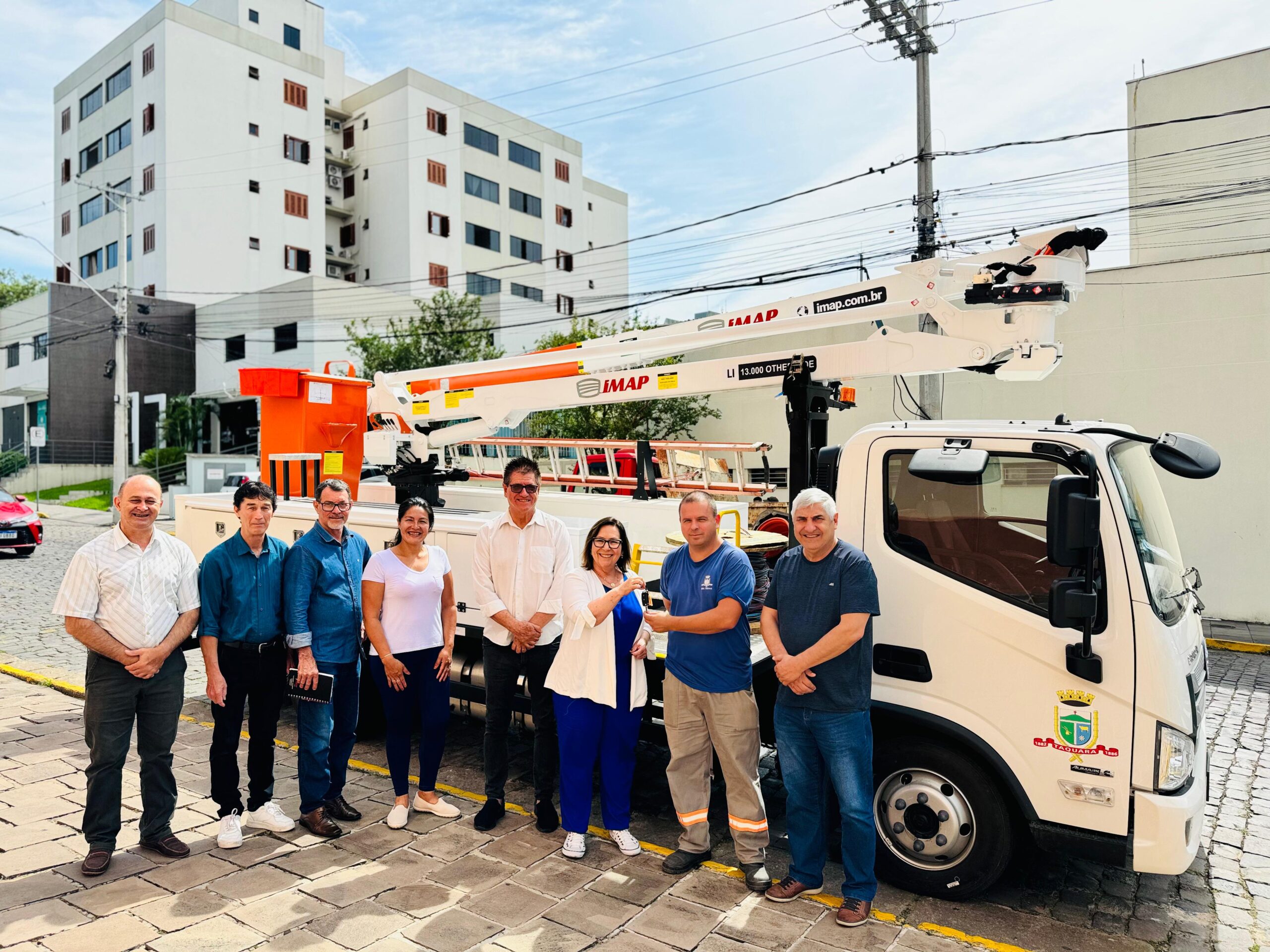 Prefeitura de Taquara adquire novo caminhão para a iluminação pública