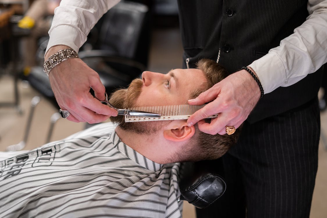 Secretaria de Saúde disponibilizará cortes de barba e cabelo gratuitamente na próxima segunda-feira