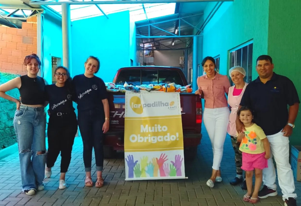 Estudantes do curso de Enfermagem da Faccat realizam doação de alimentos ao Lar Padilha em Taquara