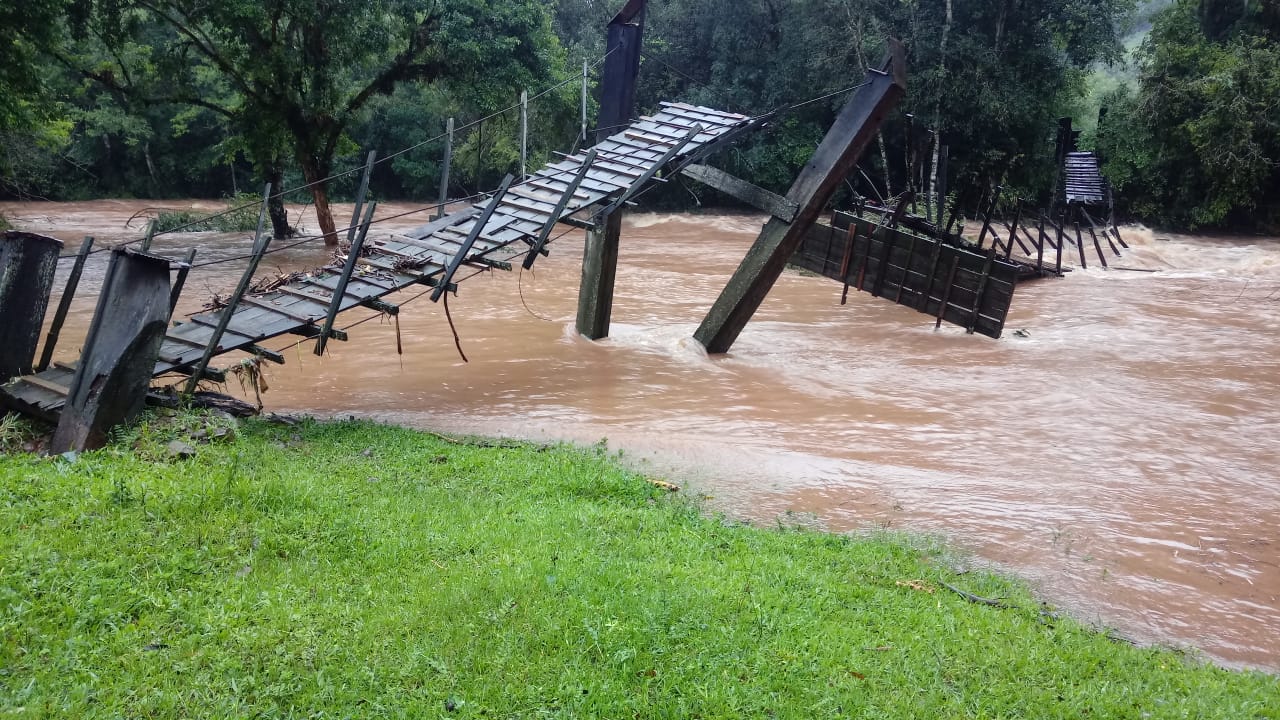Interior de Taquara sofre com diversos estragos provocados pela enchente