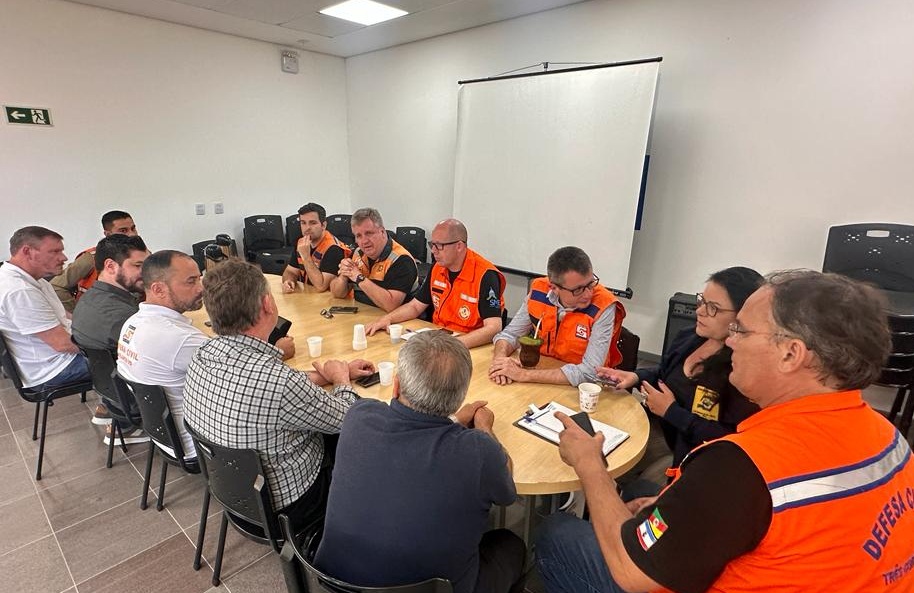 Autoridades municipais do Paranhana reúnem-se para elaborar planos em razão das enchentes