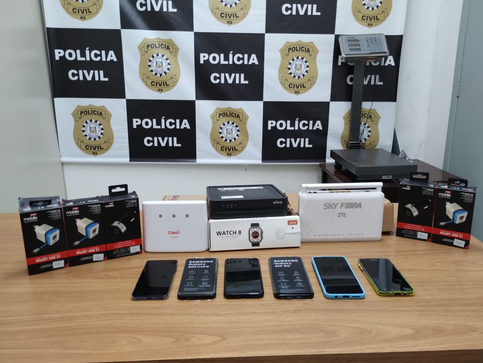Polícia prende três indivíduos envolvidos no assalto a loja de celulares em Taquara