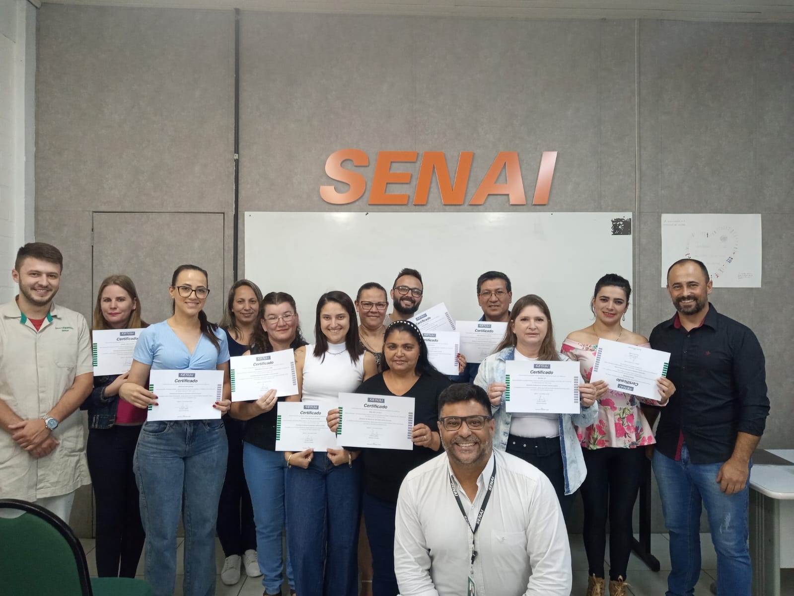 Profissionais concluem  curso de qualificação no calçado oferecido pela prefeitura de Rolante e Senai
