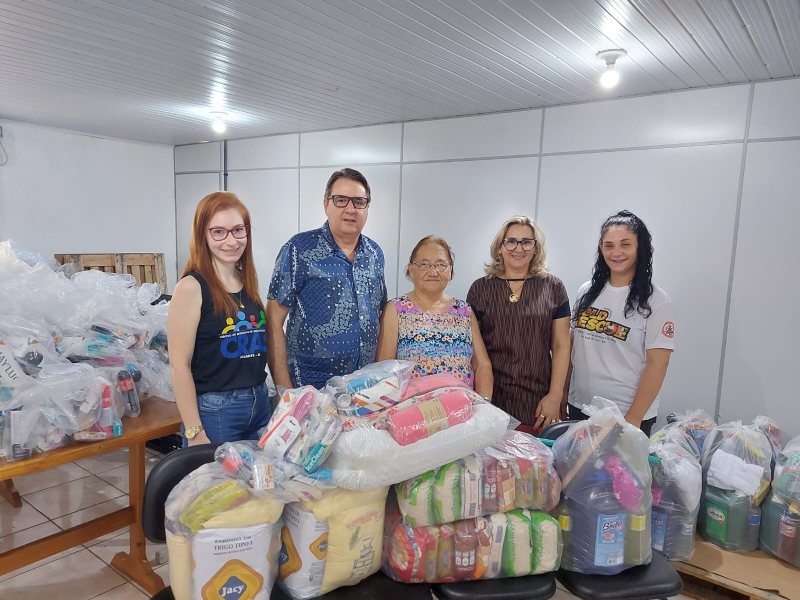 Prefeitura de Rolante entrega alimentos e kits de higiene e limpeza aos atingidos pela enchente
