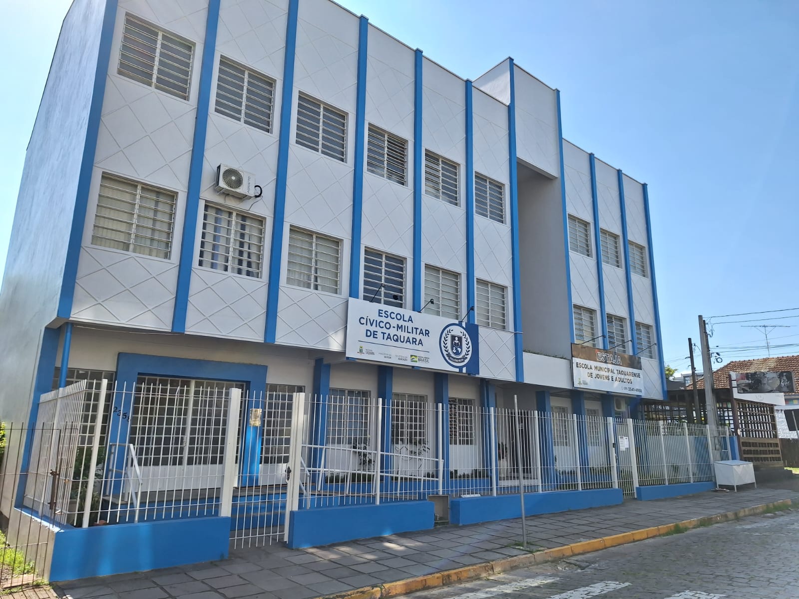 Escola Cívico-Militar de Taquara recebe reforma estrutural