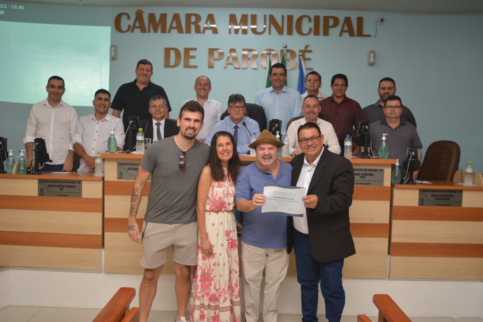 Câmara de Vereadores concede título de cidadão parobeense a Paulinho Mixaria
